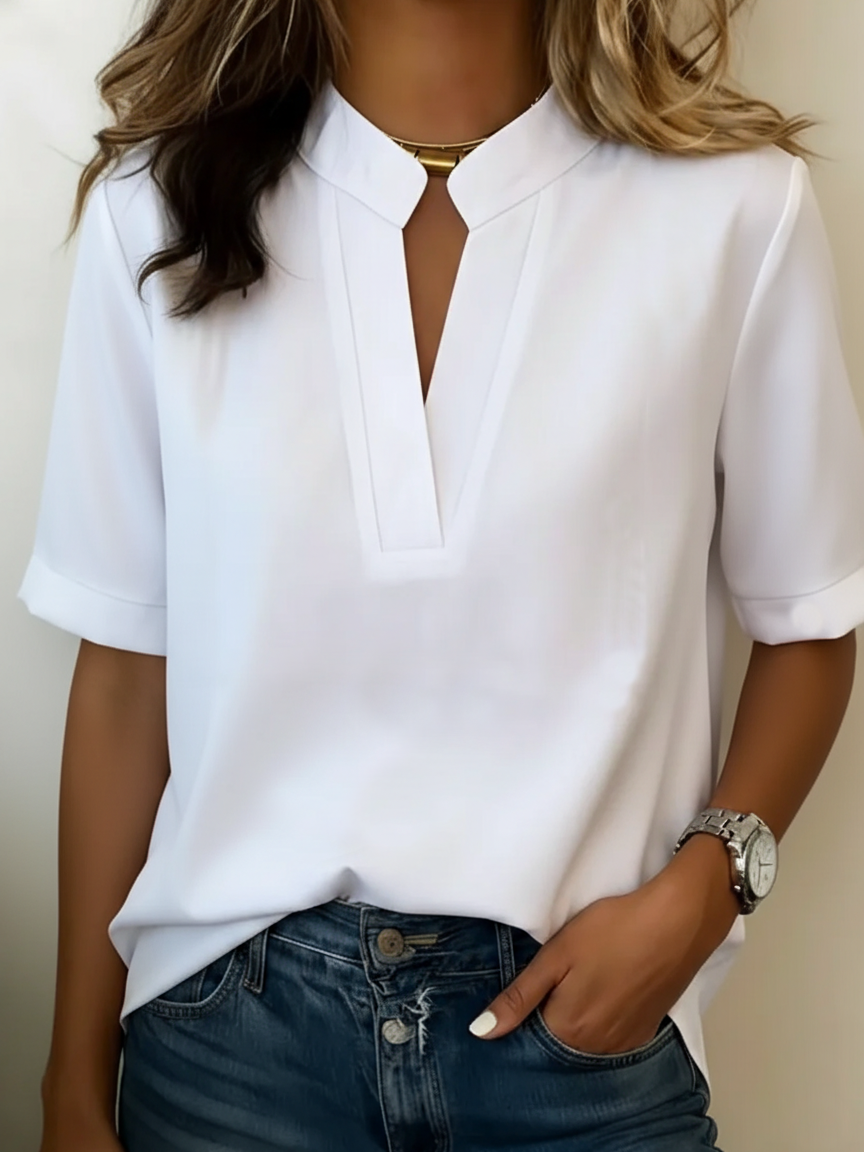 Elizabeth — An elegant blouse with a refined collar